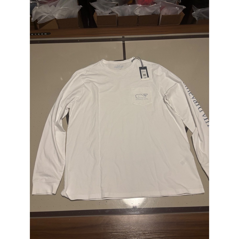 1158 Vineyard Vines Mens Faded Vintage Whale Long Sleeve Pocket Tee White L